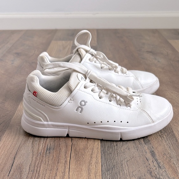 On Running The Roger Advantage Womens White Sneakers Size 6 - Picture 1 of 12